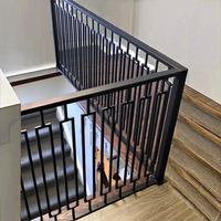 Rampe d'escalier de balcon en verre moderne personnalisable, poteaux résistants aux UV, résistants à l'eau, résistants à la rouille, plus de 5 ans, Sparxwizz