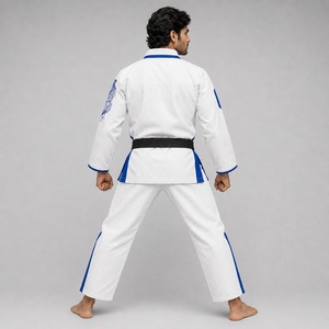 Uniforme de karaté de qualité supérieure avec tissu doux, coutures robustes et excellente liberté de mouvement. Uniformes de karaté à séchage rapide. - Product Image 2