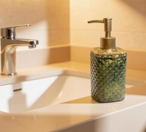 Ensemble d'accessoires de salle de bain en résine écologique de luxe avec pompe de couleur personnalisable, collection de 4 pièces peinte à la main - Product Image 4