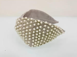 Bandeau en tissu de velours brodé personnalisé avec paillettes Accessoires de cheveux de Noël blanc de style américain pour les vacances festives des enfants - Product Image 2