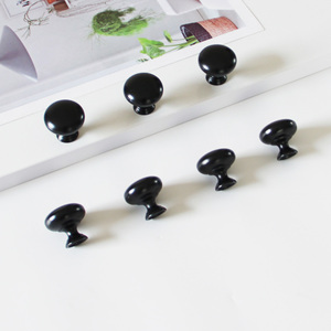 Tirador de Gabinete Moderno de Aleación de Zinc Negro Mate, Tirador de Cajón Ecológico y Duradero para Cómoda, Gabinete de Cocina, Comedor y Dormitorio - Product Image 1