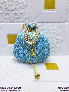 กระเป๋าปักลายทำมือจาก Craftstages International พร้อมหูหิ้วมุก ดีไซน์แบบชาติพันธุ์ ปิดด้วยเชือกซาติน ความจุ 1-1.9 ลิตร - Product Image 4
