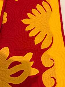 Magnifiques couvre-lits hawaïens en coton 100% de couleur jaune et rouge avec des motifs élégants pour la maison. Décoration d'hôtel - Product Image 1