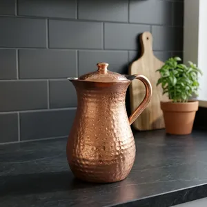 Pichet à eau en cuivre pur martelé Adiba Home Decor, artisanal, moderne, portable, écologique, réutilisable, pour la maison, la cuisine et la salle à manger - Product Image 3
