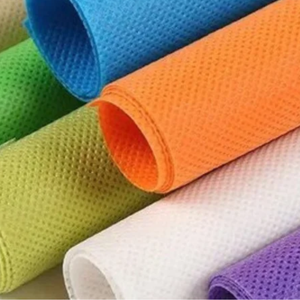 Tela no tejida de polipropileno (PP) spunbond de peso medio, impermeable y reciclada, estilo cruzado/con patrón, para bolsas ecológicas agrícolas de bajo costo. - Product Image 4