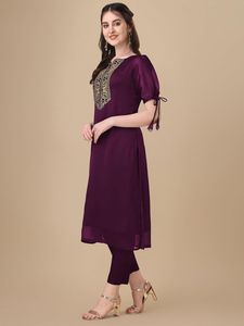 Ensemble Kurti en coton fantaisie brodé pour femmes - Product Image 3
