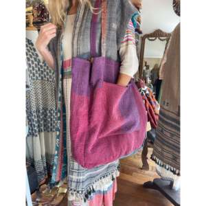 Sac fourre-tout vintage Kantha de haute qualité en toile améthyste avec broderie et lettres décoratives, couleur unie, lavable pour usage quotidien toutes saisons - Product Image 4