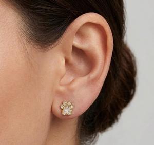 Pendientes de Oro Puro de 14K con Diamantes Cultivados en Laboratorio, Pendientes con Diseño de Huella de Pata, Pendientes Delicados con Diamantes Pavé, Pendientes para Amantes de Mascotas - Product Image 6