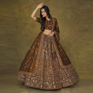 ชุดเลเฮนกาโชลีปักเลื่อมหนัก กระโปรงทรงบาน เสื้อดีไซเนอร์ ผ้าคลุมไหล่เข้าชุด สำหรับงานแต่งงาน - Product Image 3