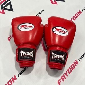 Guantes de Boxeo Twins de Alta Calidad, Profesionales para Muay Thai, 14/OZ, Cuero Vacuno Rojo, Proveedor de Guantes de Boxeo con Logotipo Personalizado - Product Image 4