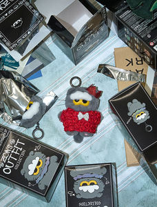 ZO&FRIENDS ZOA Llavero de Peluche Aleatorio - Product Image 3