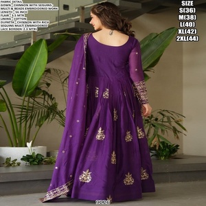 Belle robe de conception pour les femmes pour la fête et le festival disponible au prix en gros de l'Inde - Product Image 5