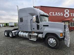 Tracteur routier diesel longue portée 6x4 avec cabine couchette pour le transport de marchandises - Product Image 6