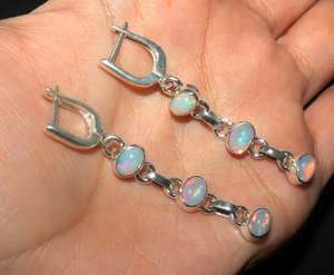 Boucles d'oreilles pendantes en argent sterling avec opale de feu éthiopienne, design cabochon, bijoux artisanaux en pierres précieuses naturelles - Product Image 1