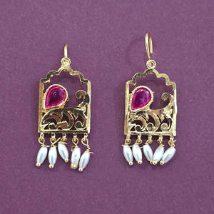 Artificial Jewellery Wholesalers in India Antique Pearl <b>Earring</b> With Matte Gold Plating 231504 - Product Image 1