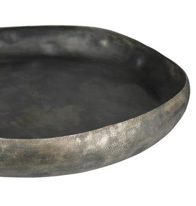 Bandeja ovalada de aluminio negro artístico con superficie texturizada para exhibir frutas y agregar estilo a cualquier espacio - Product Image 3