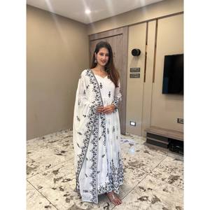 ENSEMBLE DE COSTUME GEORGETTE ANARKALI BRODÉ UC-341 - Product Image 5