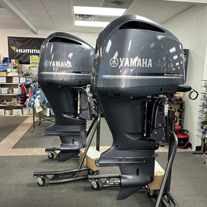 Par de Motores Yamaha F300XA y LF300XA de 4 Tiempos y Eje de 25 Pulgadas, NUEVOS - Product Image 2