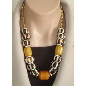 Collier en bois et résine pour accessoires de mode élégants en cristal pour collections de bijoux - Product Image 2