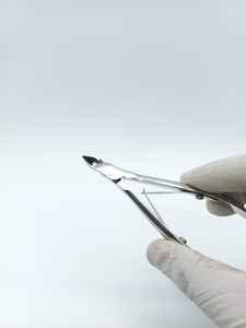 Outil de manucure de qualité supérieure, lames affûtées, coupe-cuticules super tranchantes en acier inoxydable - Product Image 1