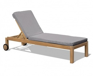 Chaises longues pliantes modernes en teck vieilli de haute qualité, avec coussin résistant aux UV en tissu de coton doux, pour usage hôtelier - Product Image 1