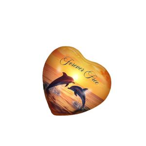 Petite urne dauphin en forme de coeur-Urne souvenir orange pour cendres pour hommes avec boîte et sac-Urne de crémation en coeur-Honore votre bien-aimé - Product Image 1