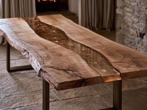 Table à manger en bois avec pieds en métal, style rustique, incrustation en résine époxy faite à la main, plateau rectangulaire moderne - Product Image 4