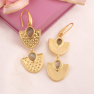 Boucles d'oreilles pendantes en laiton de designer, forme poire, labradorite naturelle, plaqué or 18 carats, double pierre précieuse, pour femme, idéales pour les soirées - Product Image 4