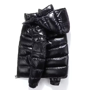 Chaqueta de Invierno Acolchada Negra con Capucha, Personalizada OEM, Resistente al Viento e Impermeable, con Cierre de Cremallera, Largo Casual, Unisex - Product Image 2