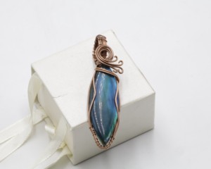 Pendentif en labradorite naturelle AAA+++ avec enroulement en fil de cuivre, bijou artisanal en pierre précieuse, taille libre, pendentif en cristal de guérison - Product Image 4