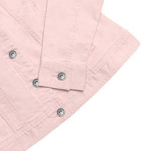 แจ็คเก็ตยีนส์ผู้หญิงสไตล์ลำลองสำหรับฤดูใบไม้ผลิ แบบสั่งทำขายส่ง สีซีดอ่อน คอปกพับ ดีไซน์ครอป ทรงปกติ - Product Image 5