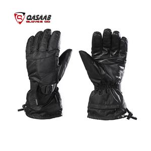 Gants de ski chauffants imperméables et rechargeables Gants de sports d'hiver électriques Anti-Skip Écran tactile Cuir isolé Travail en plein air - Product Image 4