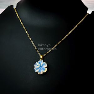 จี้รูปดอกไม้อะโอปอลไลท์ธรรมชาติ สร้อยคอพลอยแกะสลัก จี้รูปดอกไม้อะโอปอลไลท์สวยหรูสำหรับผู้หญิง ทำเครื่องประดับ ขายส่ง - Product Image 4