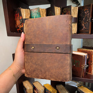 Carnet en cuir marron avec fermoir à boucle - Bloc-notes vierge et journal de voyage pour cadeaux d'entreprise haut de gamme - Product Image 3