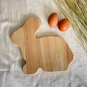 Planche à découper en bois en forme de lapin avec rainure pour les jus et poignée |   Planche à découper durable pour la cuisine, l'hôtellerie et la restauration - Product Image 3
