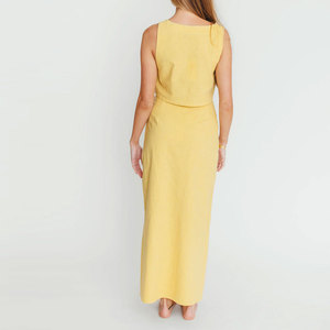 Conjunto de Falda de Tenis de Dos Piezas Vintage con Logotipo Personalizado para Mujer - Falda de Yoga de Cintura Alta con Sujetador Deportivo, Diseño Transpirable - Product Image 4