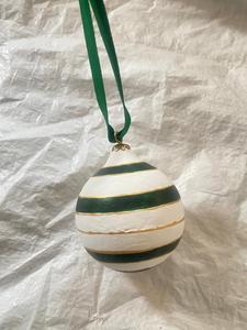 Kashmir Handmade Paper Mache Christmas Hanging Bauble Eco-Friendly Paper Mache Christmas <b>Tree</b> <b>Ornament</b> Hand-Painted Red & White - Product Image 2