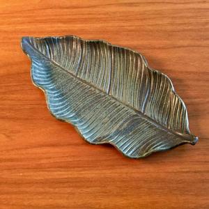 Green Enamel Leaf <b>Tray</b> For Parties Decorative <b>Trays</b> & Dish Food Grade Sustainable Dishwashr Safe <b>Large</b> Leaf Dish Event Supplies - Product Image 3