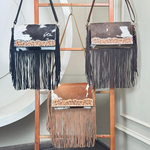 Vente en gros Nouvel arrivage de sacs à main en cuir de vachette véritable repoussé à motif floral de créateur vintage en bandoulière pour femmes - Product Image 4