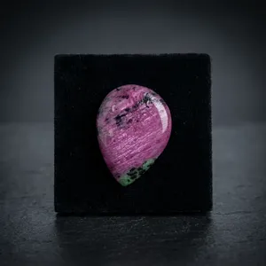 Zoisite rubis naturelle cabochon, pierre précieuse brute verte et rouge polie pour la fabrication de bijoux et la vente en gros - Product Image 4