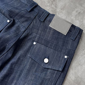 Jean cargo taille haute en denim brut délavé bleu, coupe droite, service OEM et ODM, streetwear, broderie unie - Product Image 2
