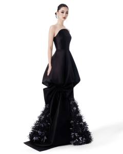 Robe BLOOM SCULPTURE _ robe de soirée de luxe haute couture de la marque locale vietnamienne - Product Image 4