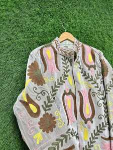 Veste Suzani en velours brodée à la main avec motifs floraux, pour femme, style bohème ethnique, manteau d'extérieur tendance, blazer d'hiver - Product Image 5