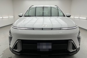 Hyundai Kona SEL 2025 de Lujo, Confort y Navegación, SUV - Product Image 2