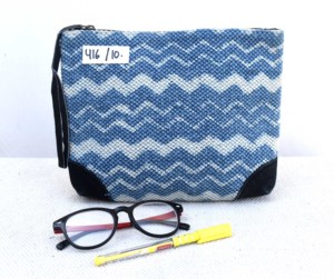 Bolsa Durri Hecha a Mano con Cierre, Forro de Algodón, Diseño Vintage Unisex, Estampado de Moda, Ecológica, de Rajasthan - Product Image 1