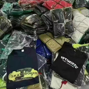 Ballots de vêtements d'occasion neufs en gros provenant des États-Unis, stock de vêtements en coton usagés mixtes pour FOB 0,70-0,99 $, MOQ 50 - Product Image 1