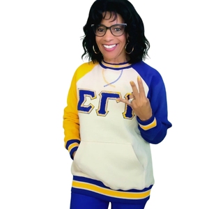 Sudadera de Felpa con Bolsillo y Cuello Redondo Sigma Gamma Rho, Bordado Personalizado con Letras Griegas, Sudadera Informal Unisex - Product Image 1