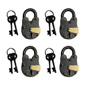 Cadenas antique en fer noir avec 2 clés vintage, robuste, finition rustique décorative pour portes, armoires, coffres, portails, décoration intérieure - Product Image 3