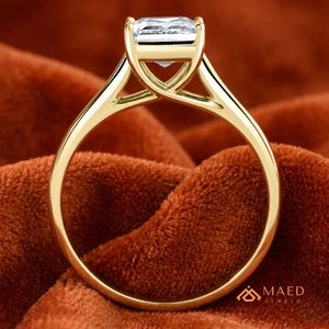 Anillo de Compromiso de Oro con Corte Princesa para Mujer, Joyería Nupcial, Estilo Elegante y Moderno - Product Image 2