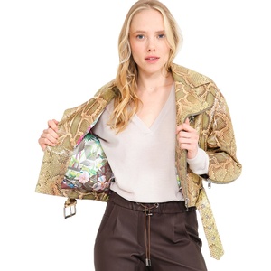 Chaqueta de cuero de motorista de piel de oveja de invierno para mujer, cierre de cremallera genuina, a prueba de viento, transpirable, tela de Animal en relieve, venta al por mayor - Product Image 2